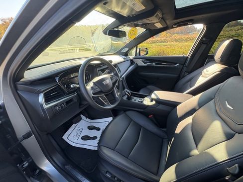 Used 2025 Cadillac XT5 Premium Luxury image 44