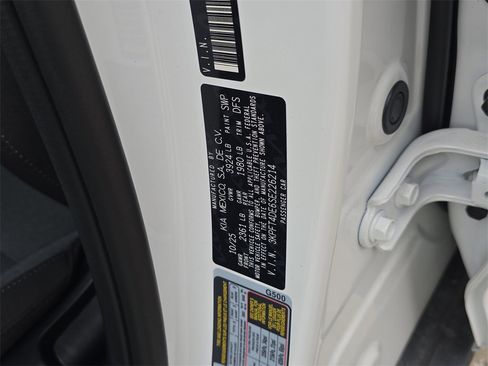 New 2025 Kia K4 LXS image 36