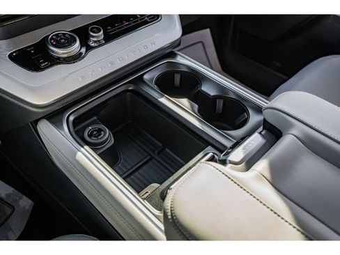 New 2026 Ford Expedition Active image 17