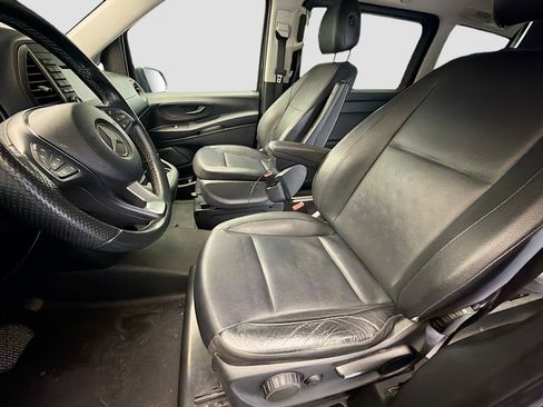 Used 2018 Mercedes-Benz Metris Passenger image 11