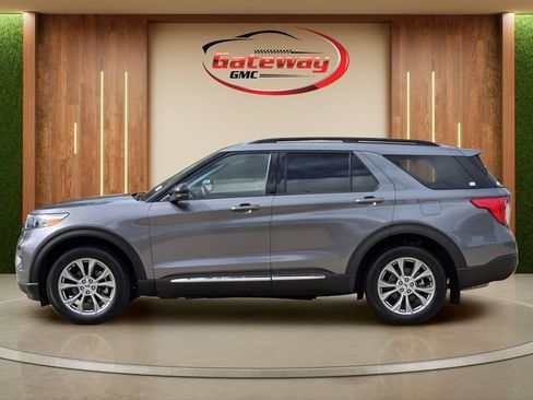 Used 2024 Ford Explorer XLT w/ Equipment Group 202A AWD/4WD image 8