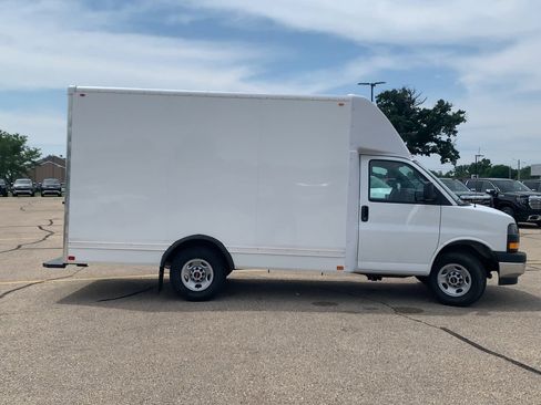 New 2025 GMC Savana 3500 w/ Power Convenience Package RWD image 33