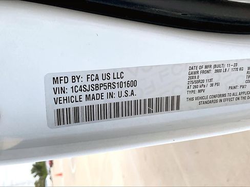 Used 2024 Jeep Wagoneer L Series II w/ Flexible Seating Group image 28