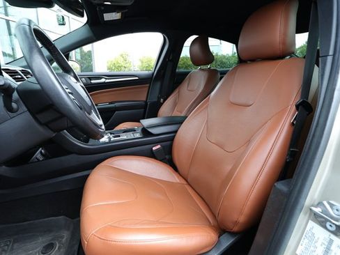 Used 2019 Ford Fusion Energi Titanium FWD image 25