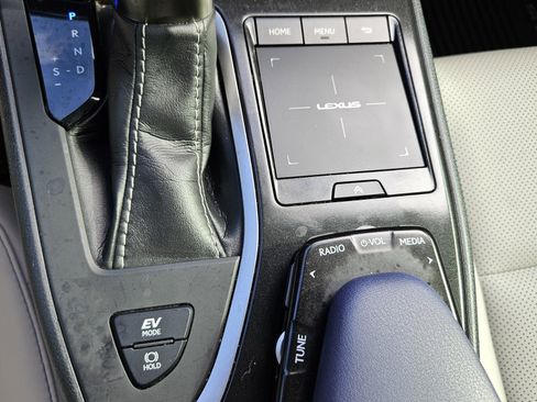 Used 2021 Lexus UX 250h w/ Premium Package image 15