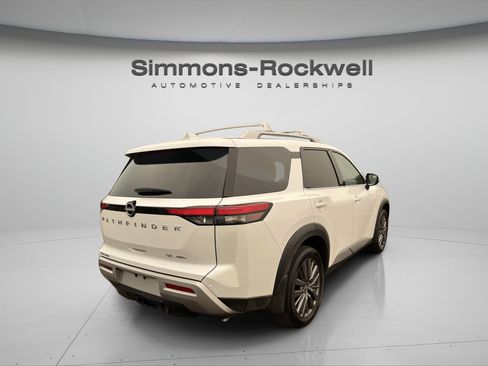 Used 2025 Nissan Pathfinder SL w/ SL Premium Package AWD/4WD image 5