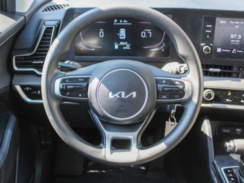 Used 2023 Kia Sportage LX image 17