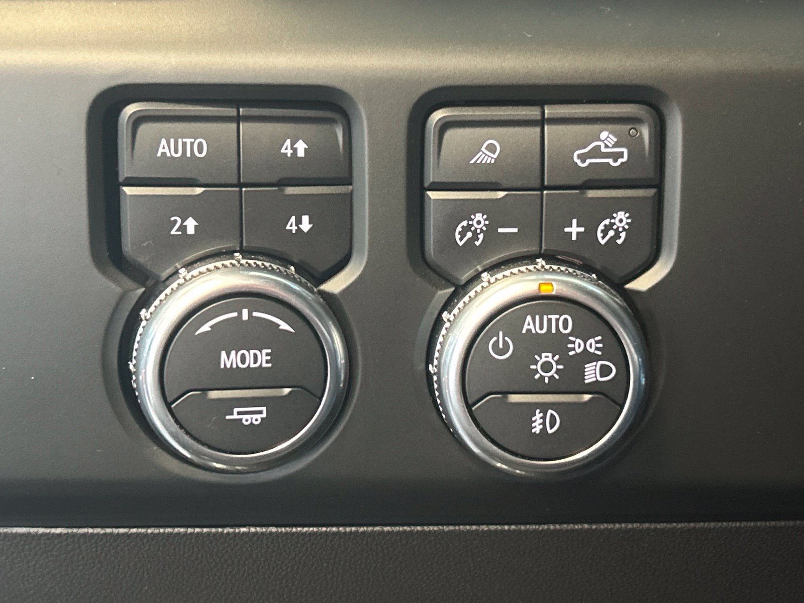 Used 2024 GMC Sierra 1500 AT4 w/ Technology Package AWD/4WD image 19
