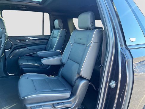 Certified 2024 Cadillac Escalade ESV Sport image 24