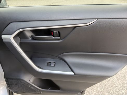 Certified 2021 Toyota RAV4 LE FWD image 27