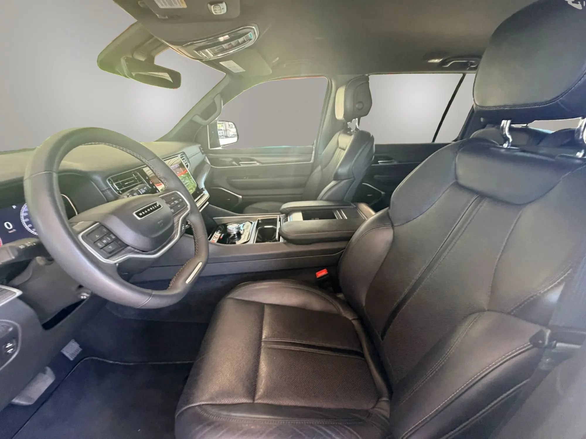 Used 2024 Jeep Wagoneer L Series II RWD image 27