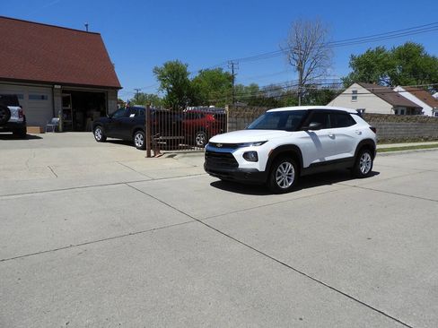 Used 2022 Chevrolet TrailBlazer LS AWD/4WD image 6