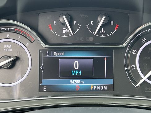 Used 2016 Buick Regal image 5