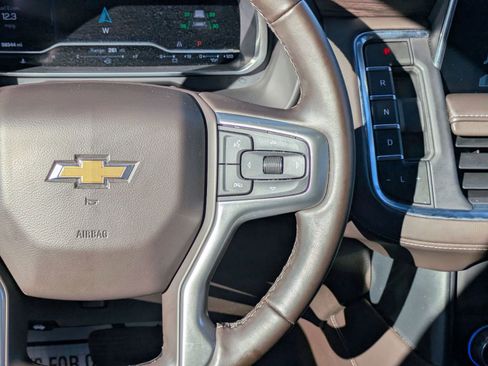 Used 2023 Chevrolet Suburban LT image 21