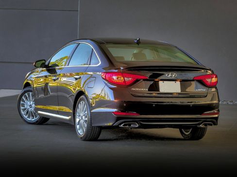 Used 2015 Hyundai Sonata Limited w/ Option Group 05 image 1