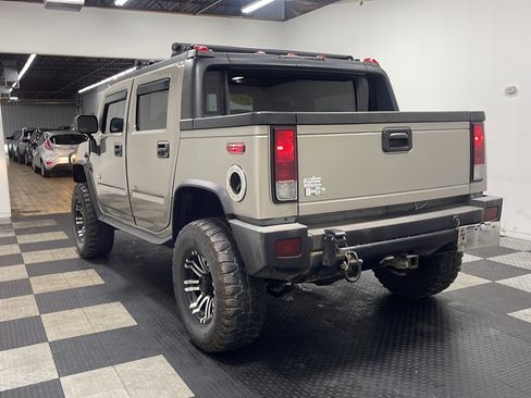 Used 2005 HUMMER H2 SUT w/ Preferred Equipment Group AWD/4WD image 15