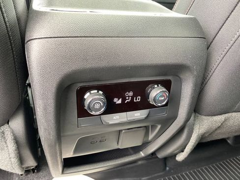 Certified 2024 Chevrolet Traverse Z71 w/ LPO, Floor Liner Package AWD/4WD image 21