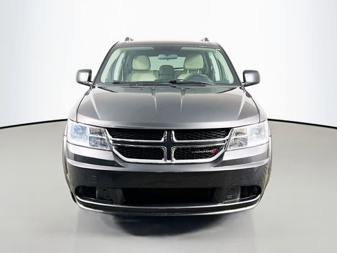 Used 2017 Dodge Journey SE image 2