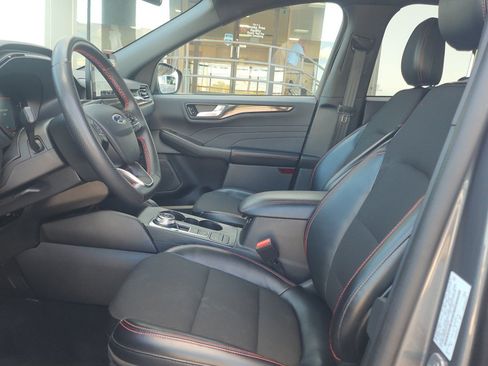 Used 2025 Ford Escape ST-Line FWD image 10