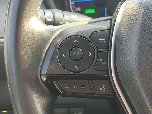 Used 2023 Toyota Venza XLE image 17