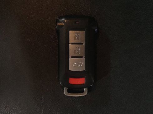 Used 2022 Mitsubishi Outlander SEL image 32