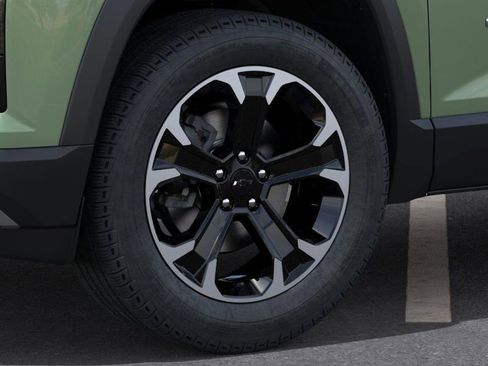 New 2026 Chevrolet Equinox LT w/ Convenience Package II AWD/4WD image 9