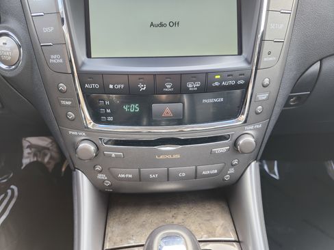 Used 2010 Lexus IS 350C image 37