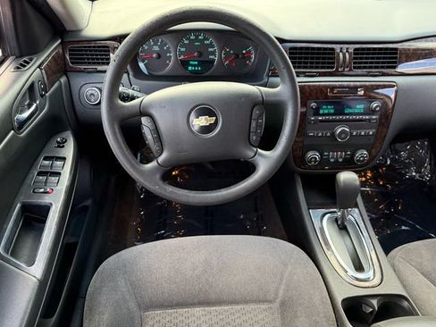 Used 2015 Chevrolet Impala LT w/ LT Sunroof Package image 6