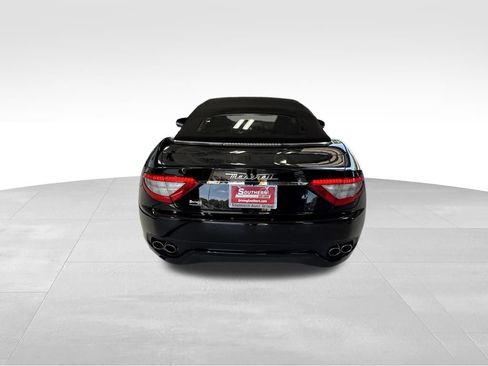 Used 2010 Maserati GranTurismo Convertible RWD image 4
