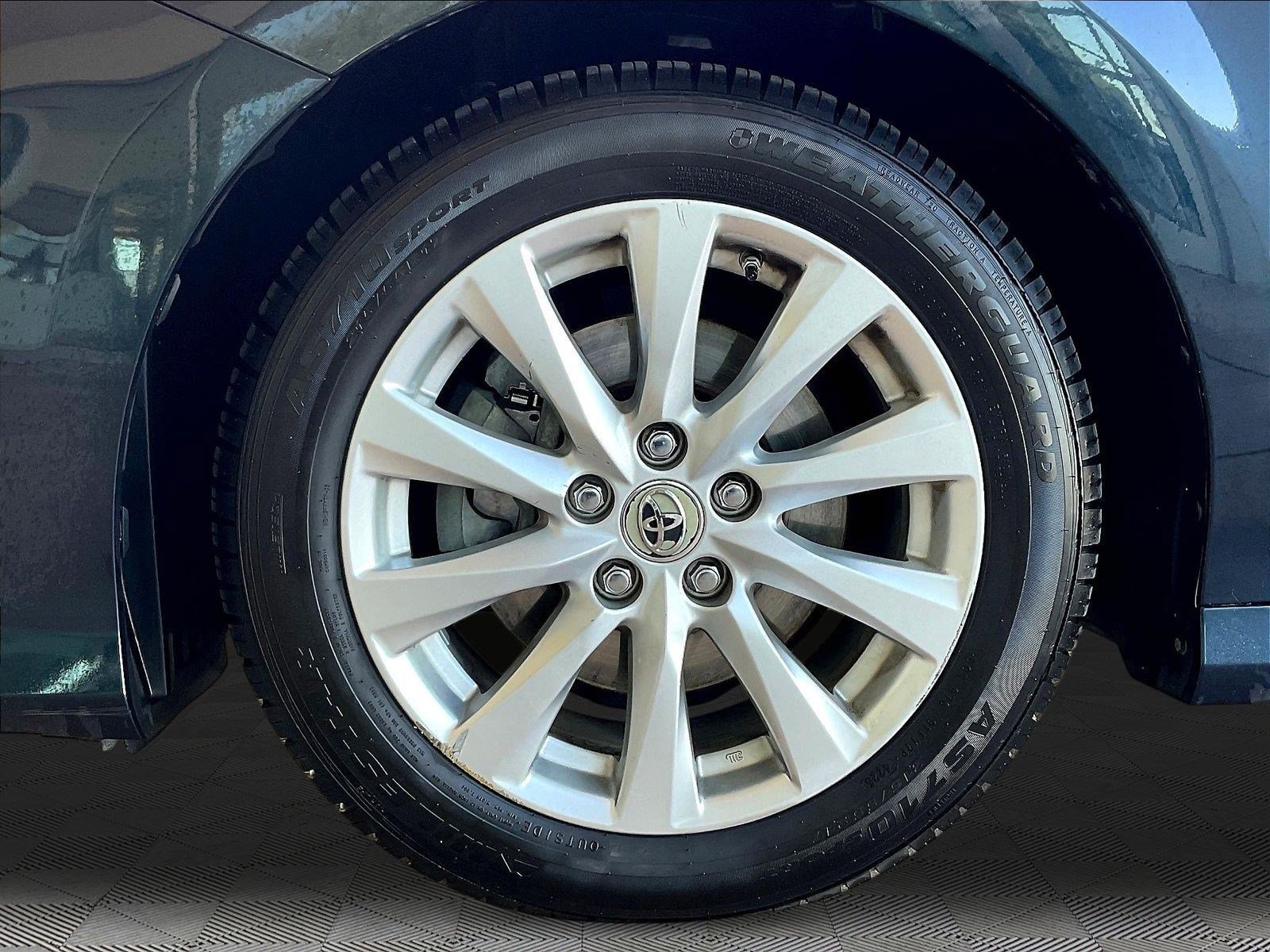 Used 2018 Toyota Camry LE FWD image 30
