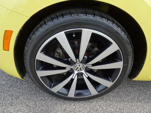 Used 2014 Volkswagen Beetle GSR FWD image 34