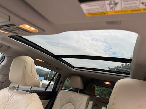Used 2020 Toyota Highlander Limited AWD/4WD image 18