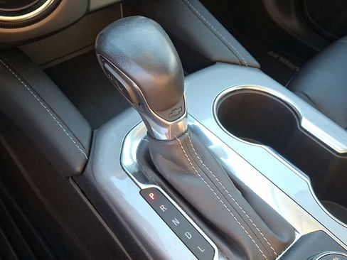 Used 2019 Chevrolet Blazer LT image 14