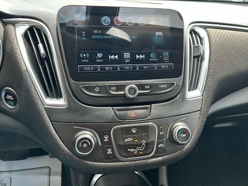 Used 2016 Chevrolet Malibu LT image 24