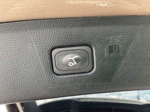Used 2020 Ford Edge Titanium FWD image 13