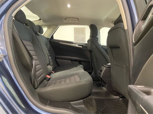 Used 2018 Ford Fusion SE w/ Fusion SE Technology Package image 14