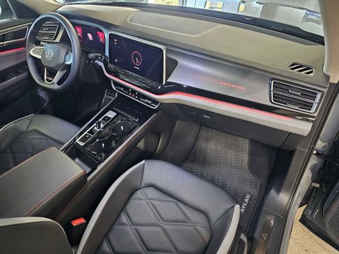 Used 2026 Volkswagen Atlas Peak Edition AWD/4WD image 11