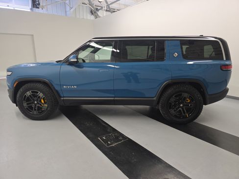 Used 2023 Rivian R1S Adventure AWD/4WD image 2