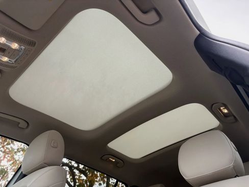 Used 2023 Mercedes-Benz GLB 250 image 27