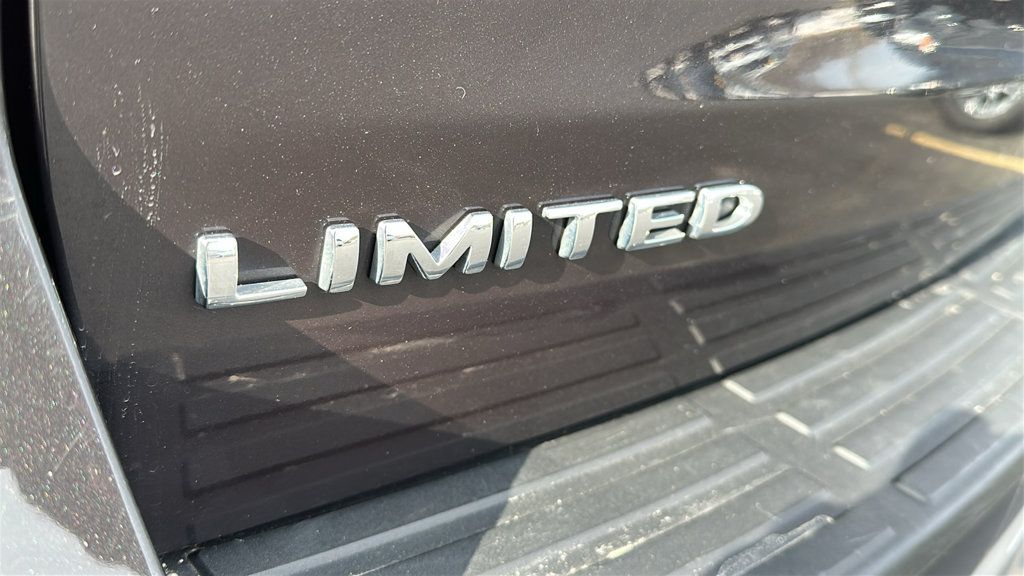 Used 2024 Ford Expedition Limited AWD/4WD image 11