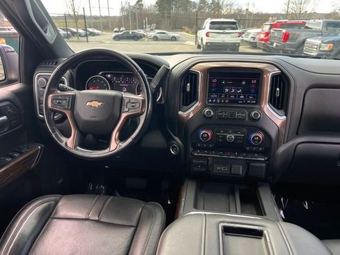 Used 2019 Chevrolet Silverado 1500 High Country image 18