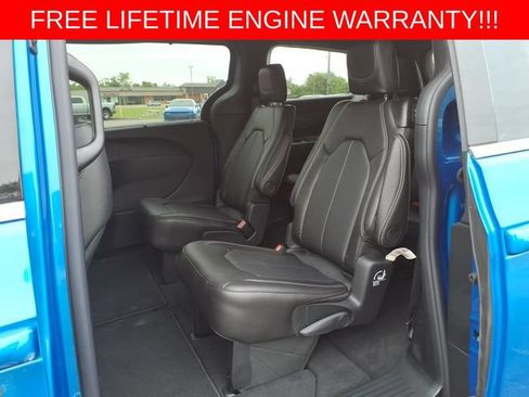 New 2027 Chrysler Pacifica Select AWD/4WD image 28