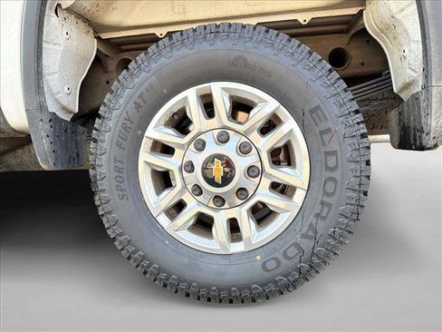 Used 2025 Chevrolet Silverado 2500 LT w/ Convenience Package AWD/4WD image 11