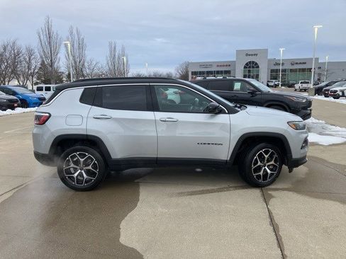 Certified 2025 Jeep Compass Limited image 5