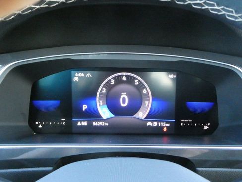 Used 2022 Volkswagen Tiguan SE image 11