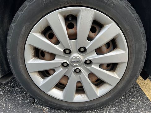 Used 2015 Nissan Sentra SV FWD image 14