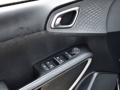 Used 2022 Kia Soul LX FWD image 14