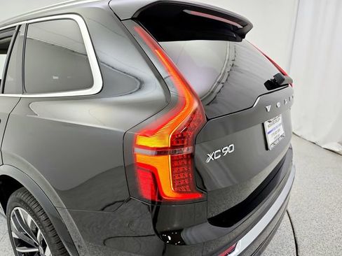 New 2026 Volvo XC90 T8 Plus w/ Protection Package AWD/4WD image 32