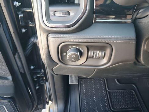 New 2026 RAM 3500 Limited AWD/4WD image 39