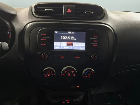 Used 2019 Kia Soul FWD image 15